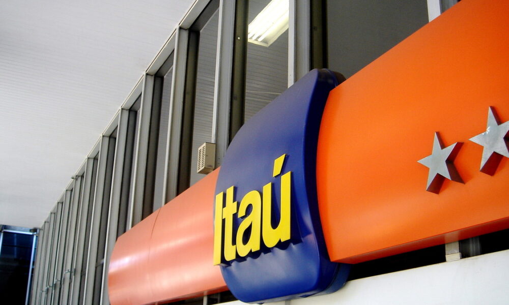 Gestor do Itaú encerra posições em ações e explica sua visão sobre o mercado de renda variável